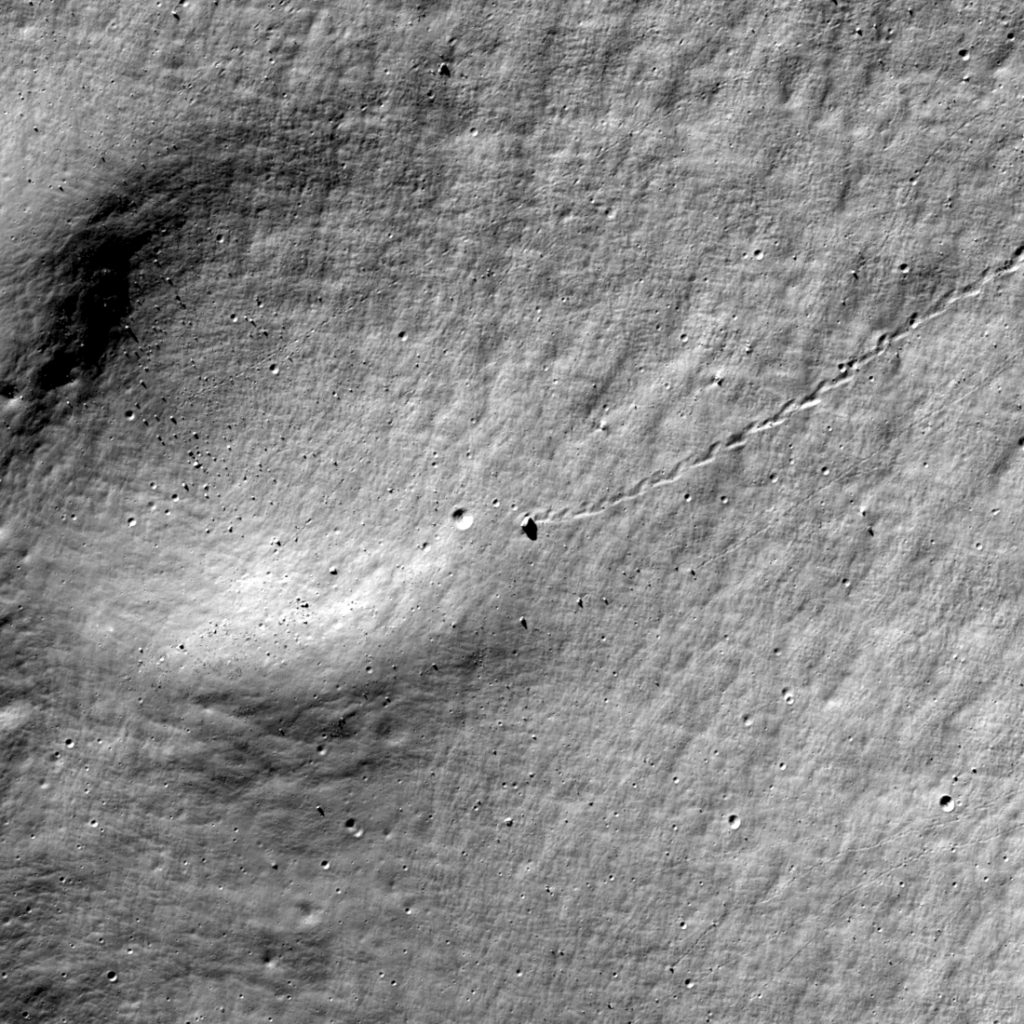 Boulder trail in Antoniadi crater
